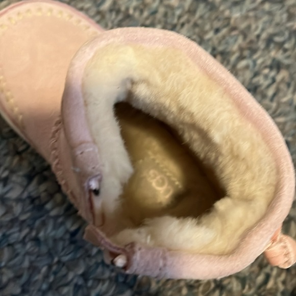 Like new Ugg boots - Picture 6 of 8